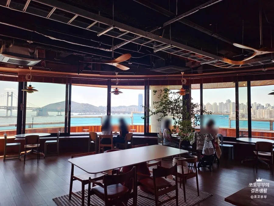 The Gwangalli sea visible even from the inner seats