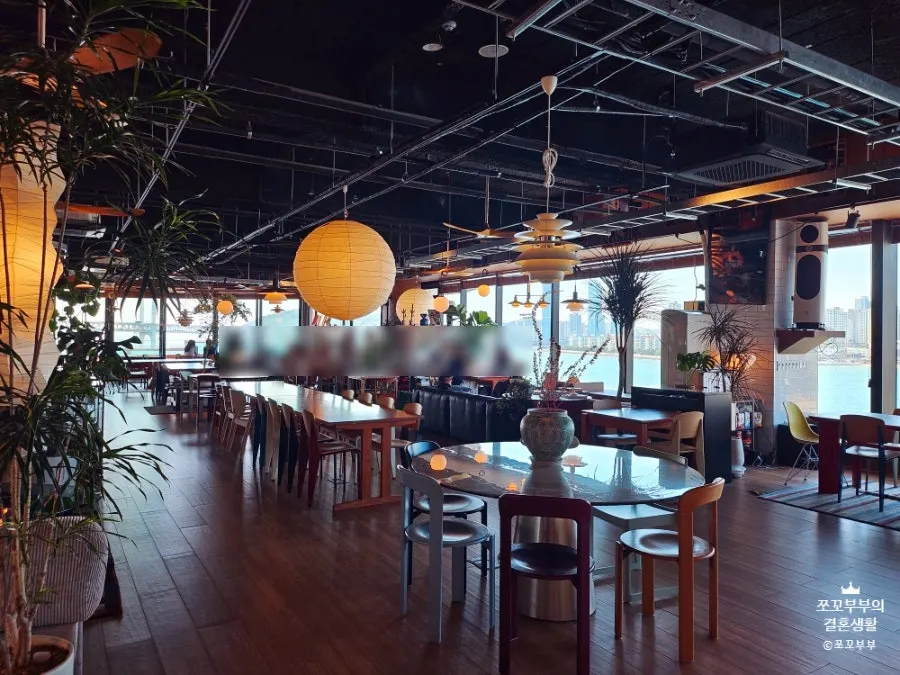 Final shot of the oceanview at Working Holiday Minrak