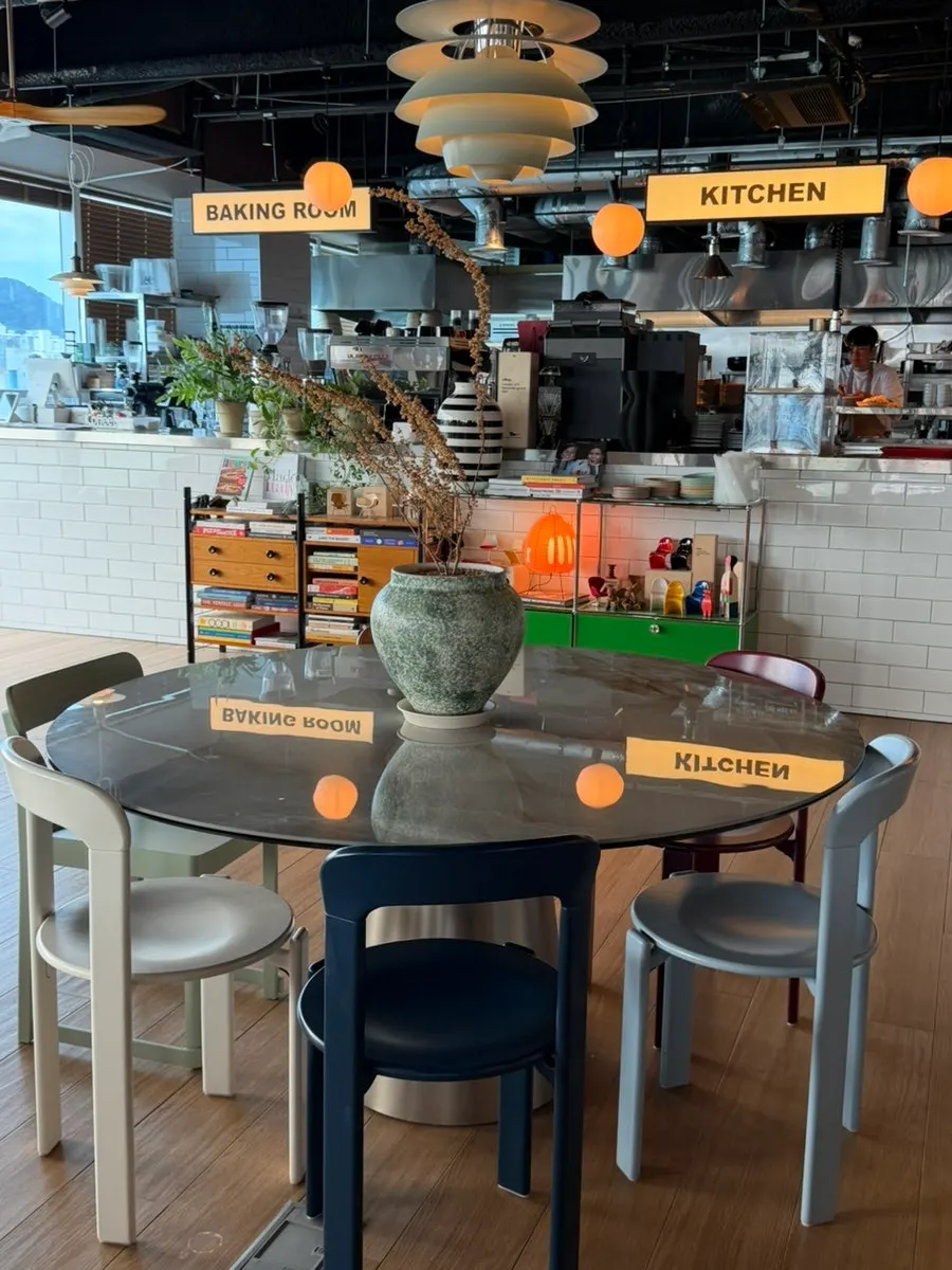 Spacious seating area for groups