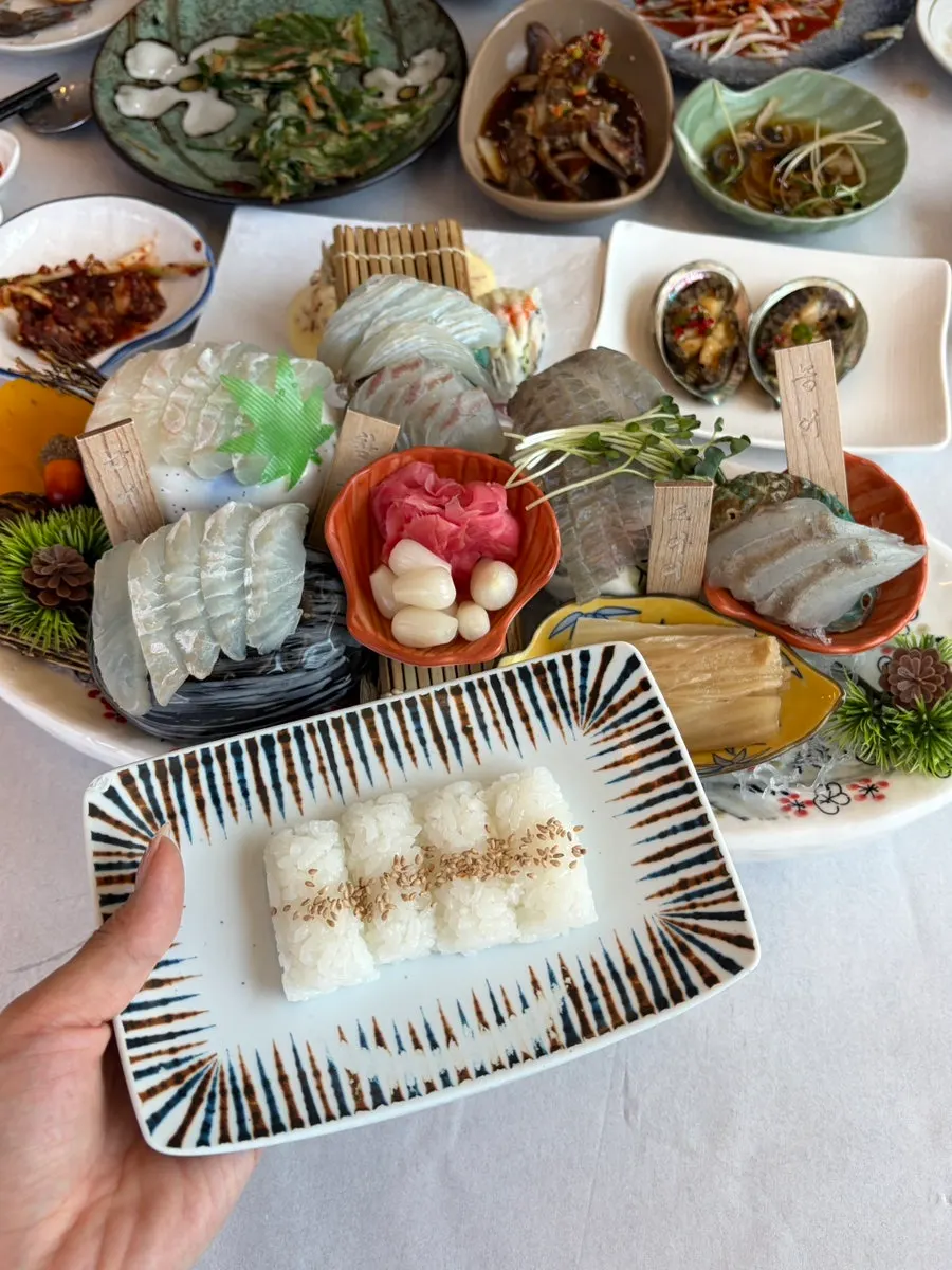 Assorted sashimi with sushi rice