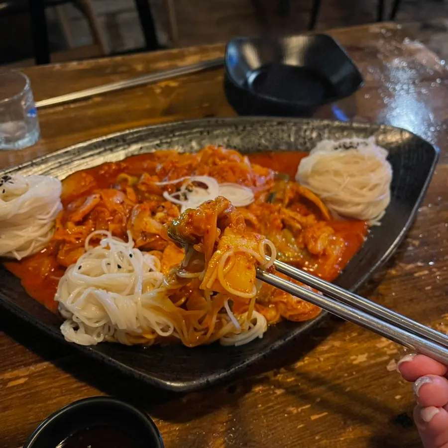 Pork kimchi stir-fry with somyeon and meat