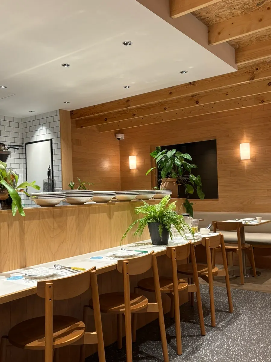엑스트라마일 식당 입구 주변 모습