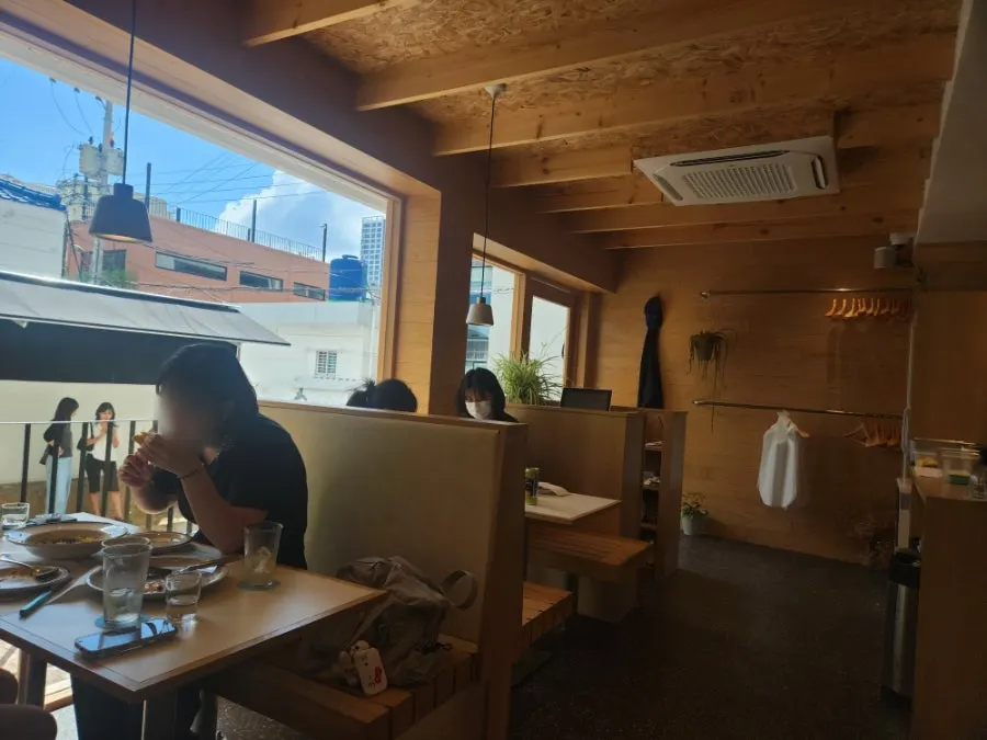 Extra Mile's pleasant indoor atmosphere