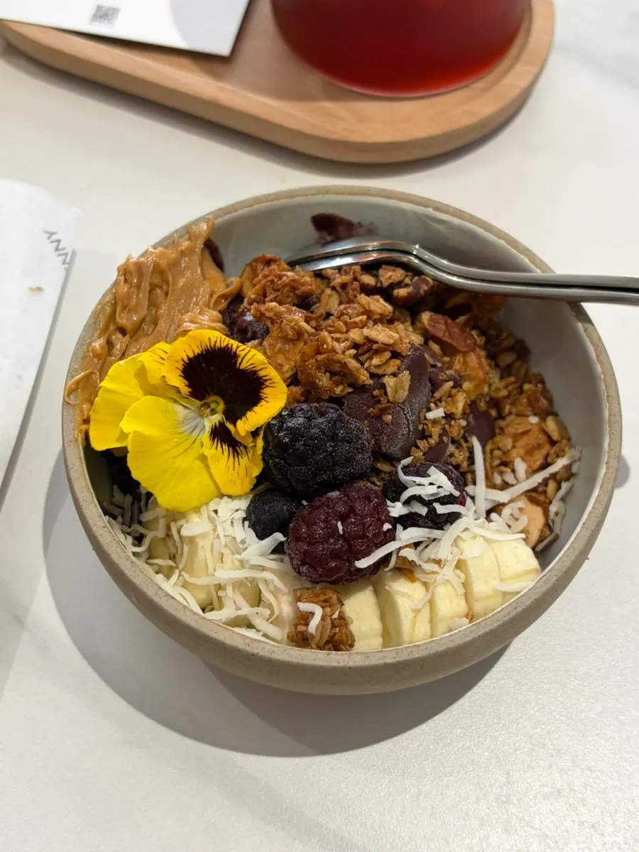 Indoor dog-friendly brunch and drip coffee at Famous Benny in Gwangalli
