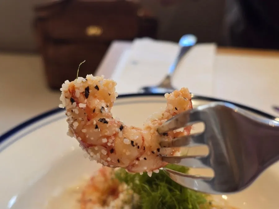Bisque cream pasta with shrimp and gamtae