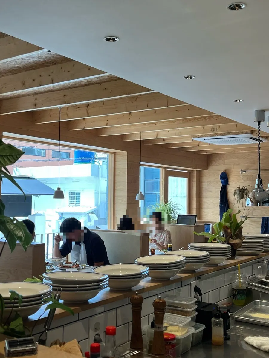 엑스트라마일 테이블 좌석 전경