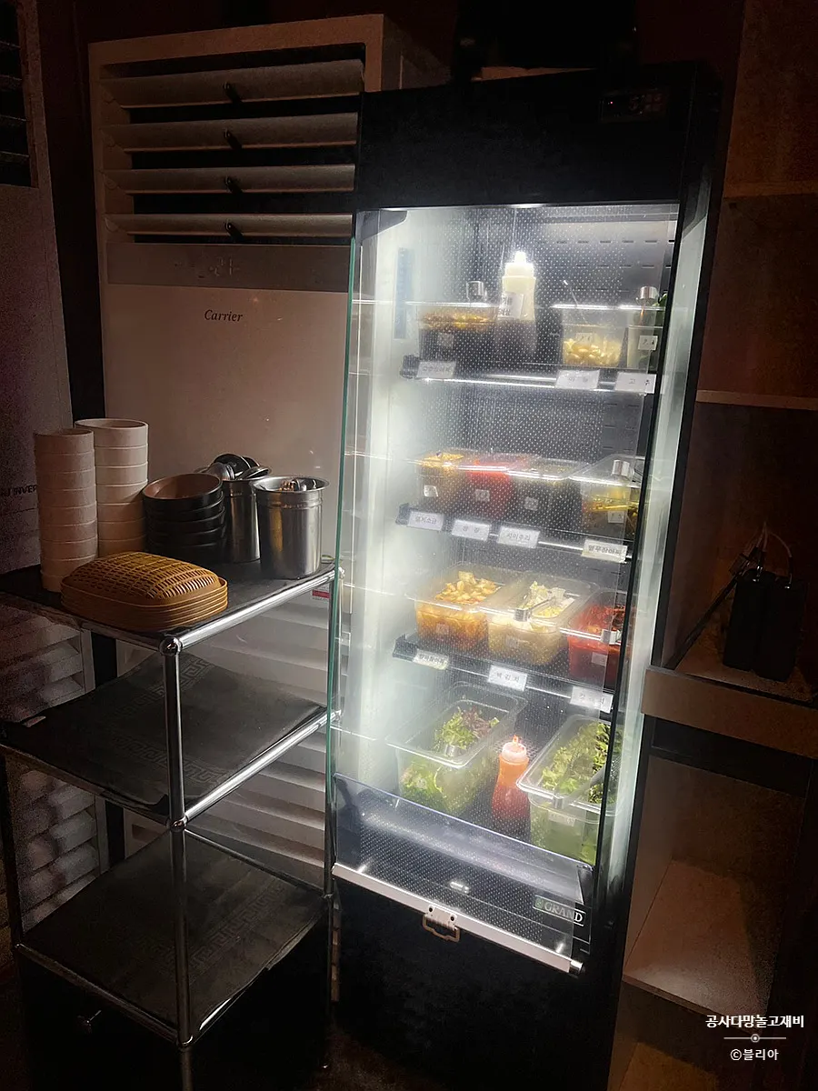 Barra libre de Gwangan-mok con tapas para mantener la frescura