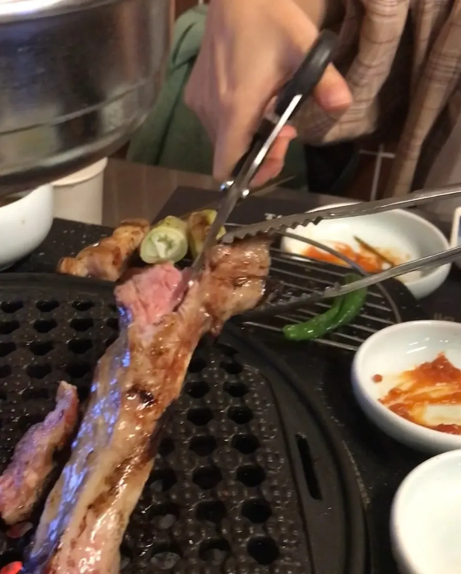숄더렉 뼈에 붙은 고기