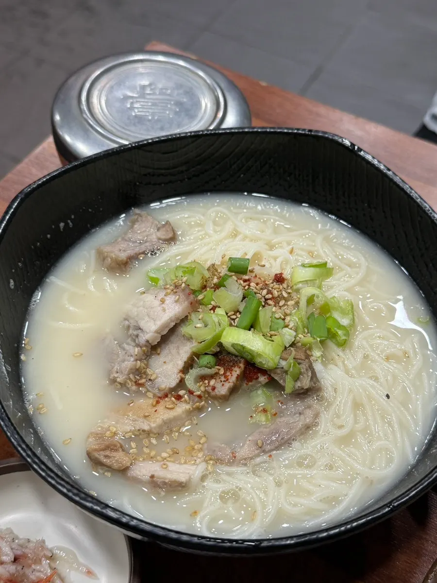Gogi guksu with warm broth
