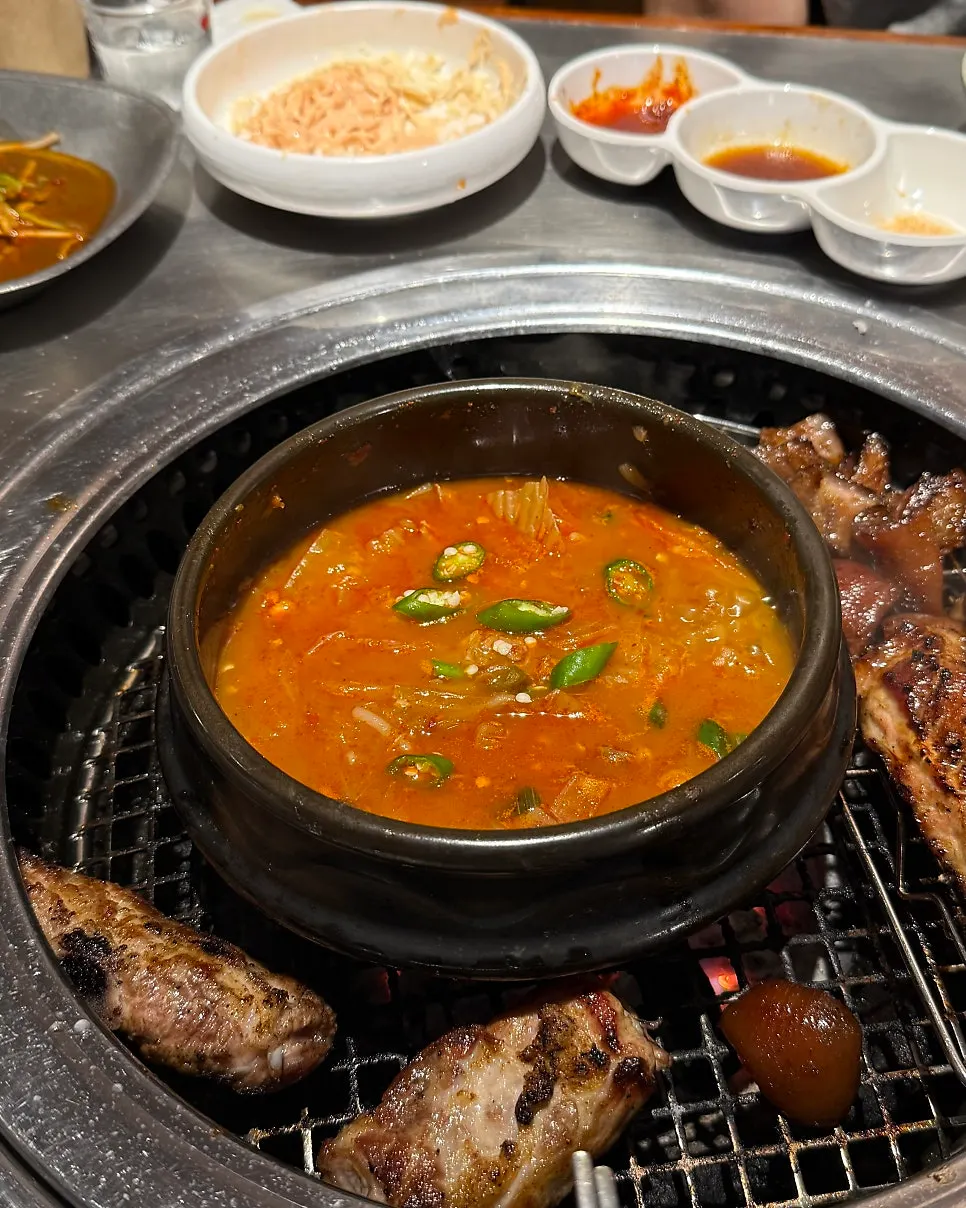 Kimchi stew broth simmered with fresh chili