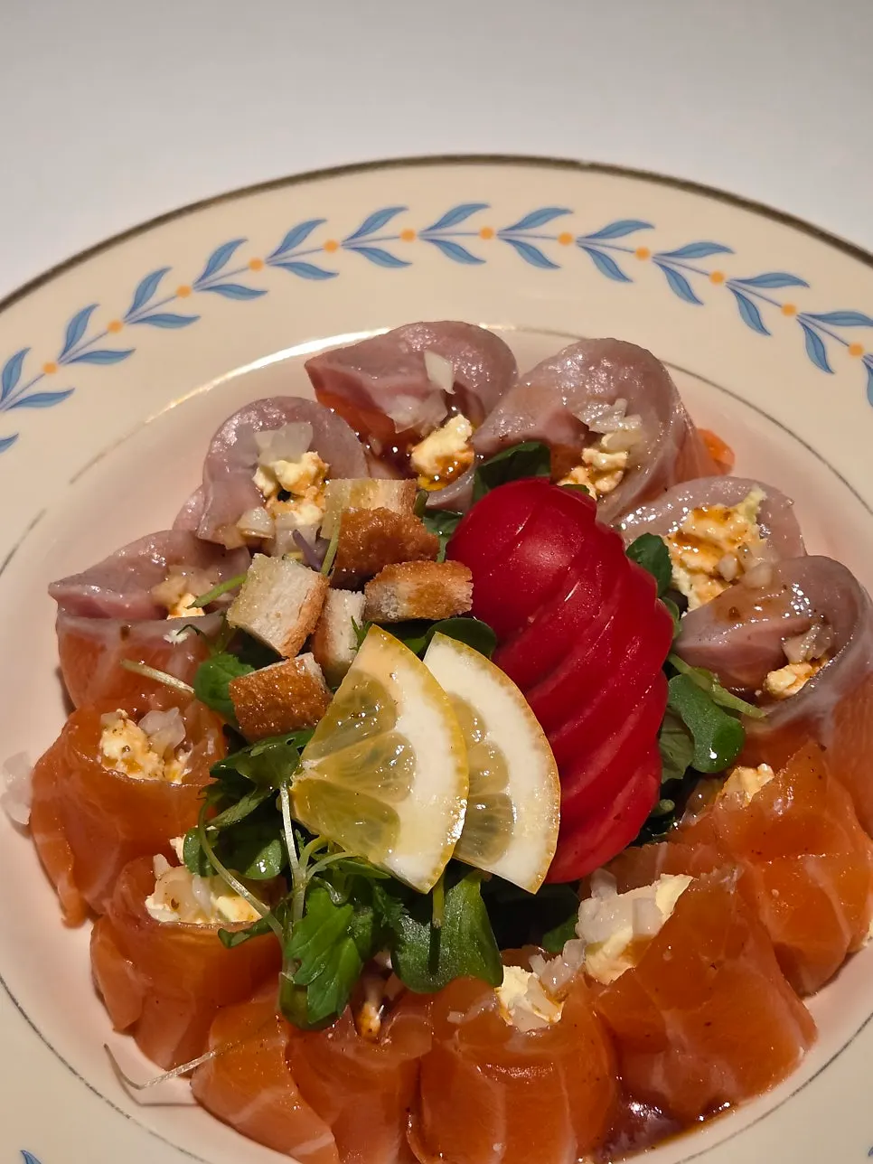 Salmon cheese roll