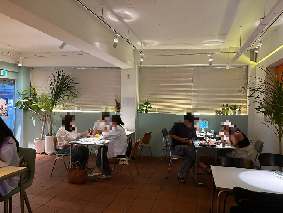 Interior design of Salmon Brothers