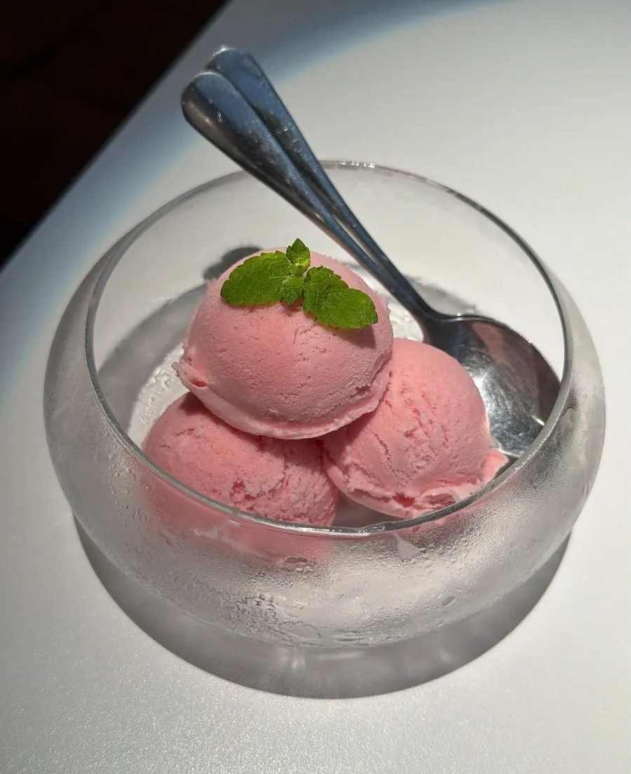 Toast bread and fruit sherbet