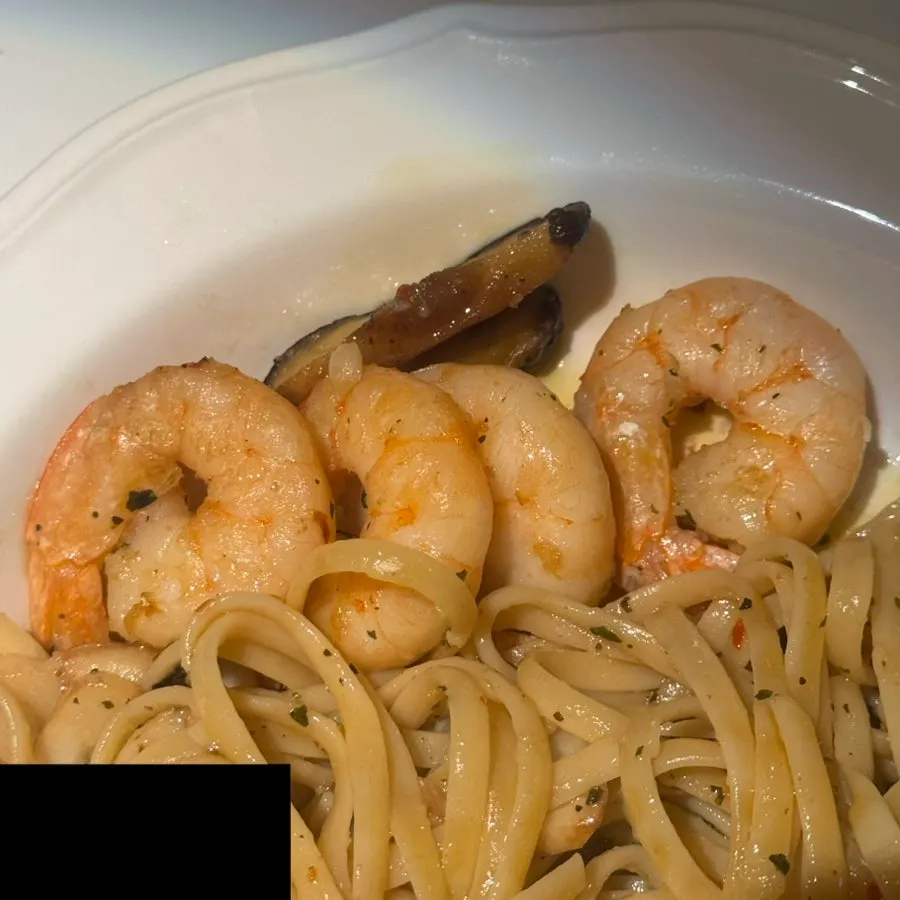 Aglio e olio with flat noodles
