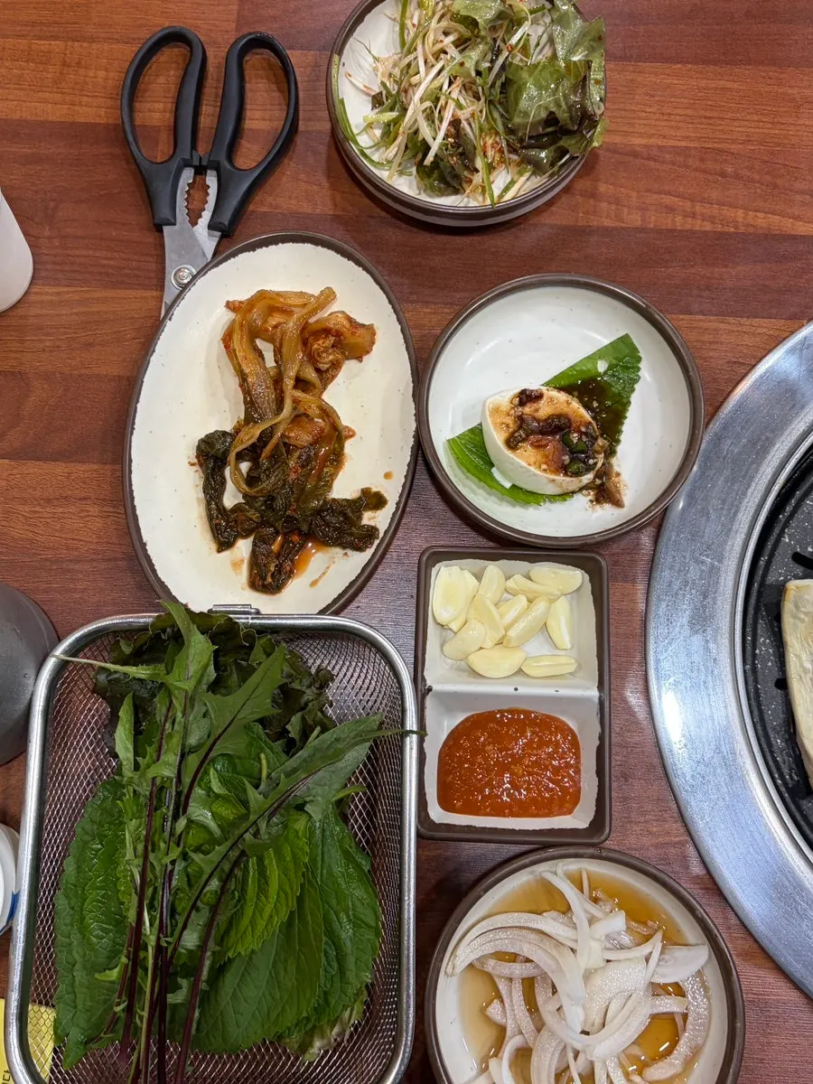 가짓수 많은 기본찬 상차림