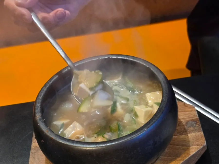 뚝배기에 담겨 나온 된장찌개