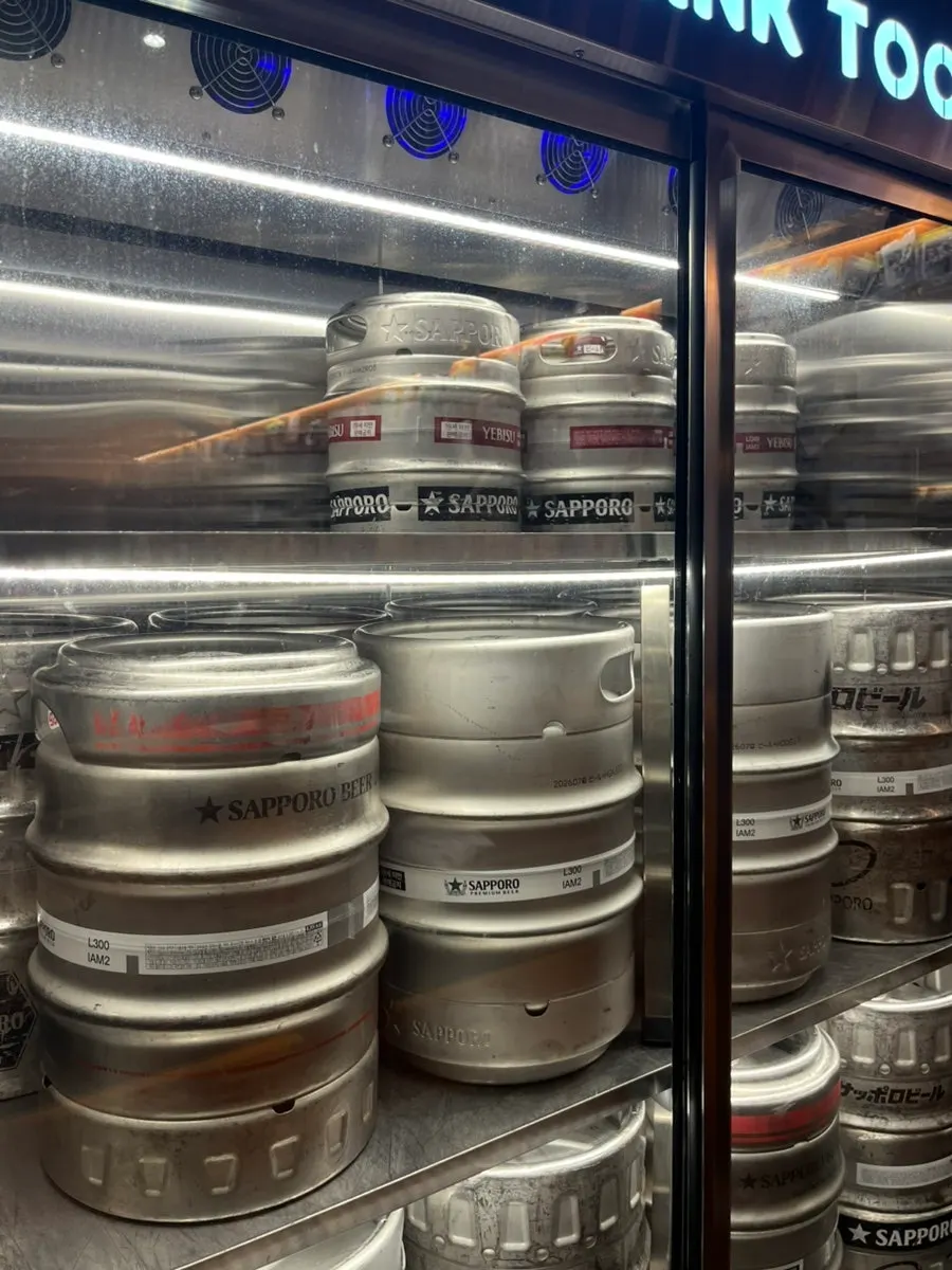 Ganppa Beer draft-beer keg display case