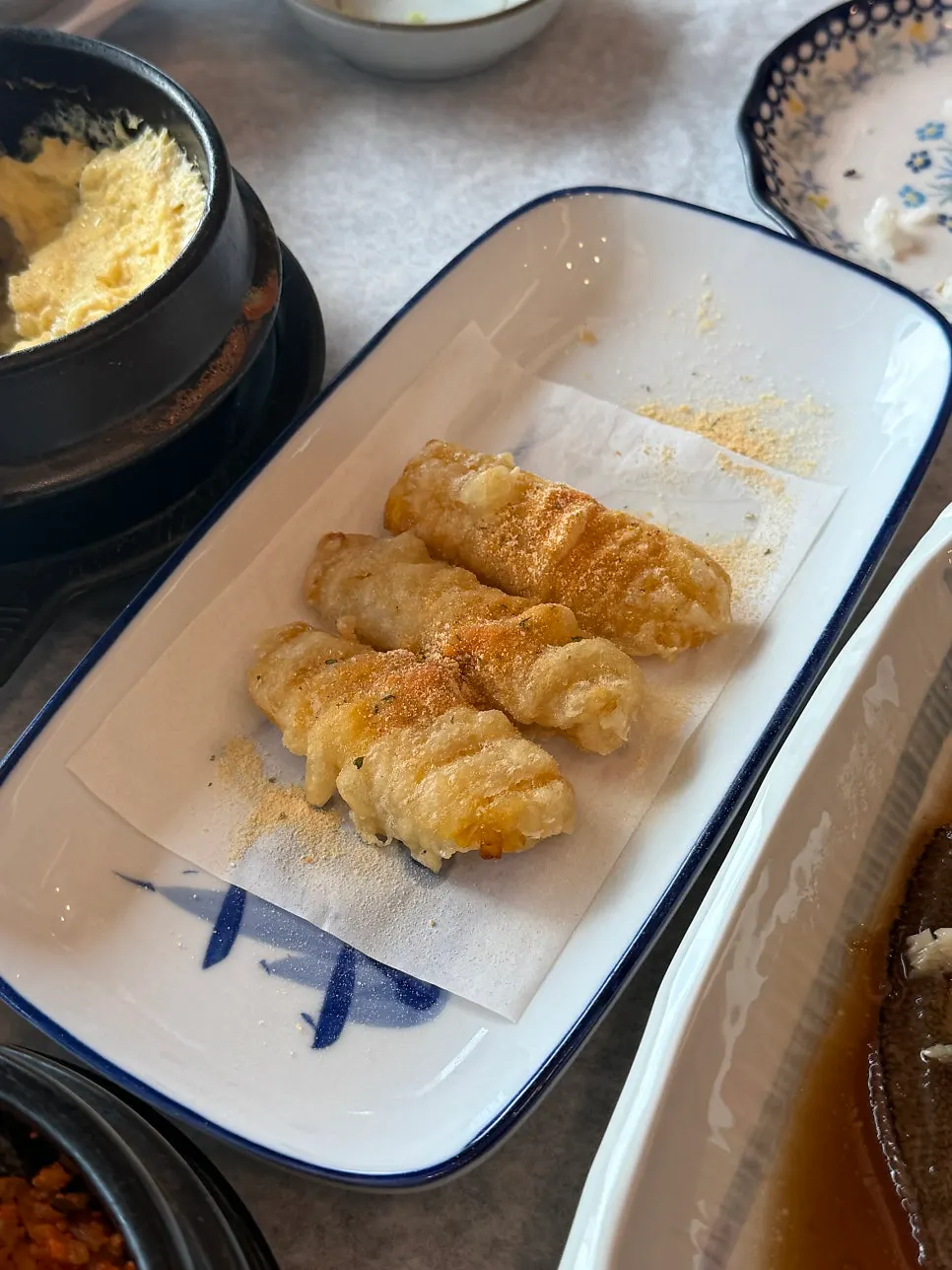 날치알과 누룽지가 있는 알밥