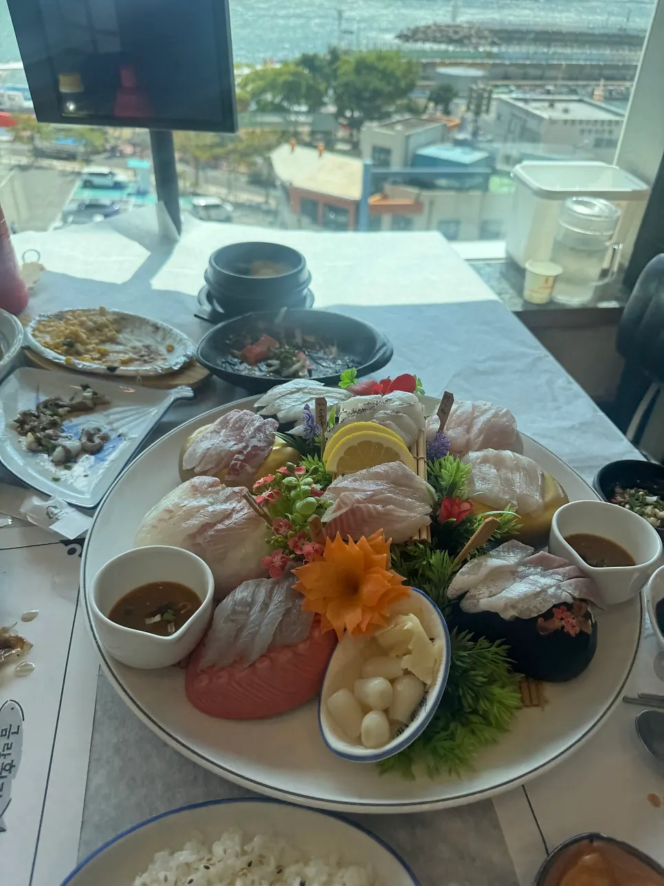 Plate of sashimi paired with gonowata