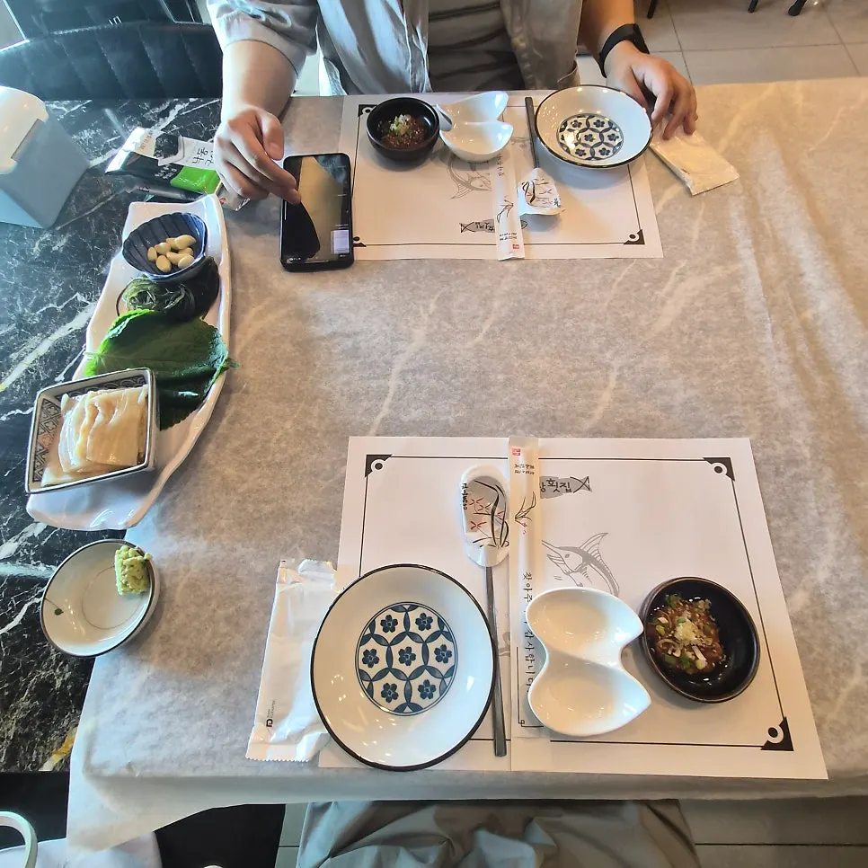 Basic table setting for the suybeon hansang for two