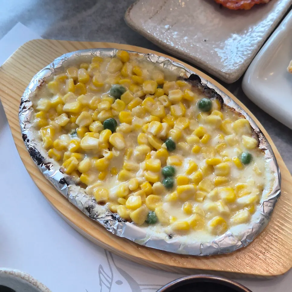 A seafood dish of live octopus at Geumrang Hoetjip