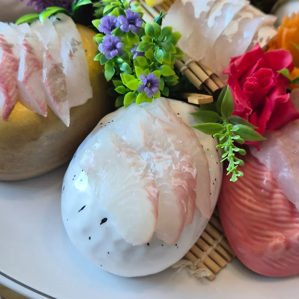 Sashimi served with gonowata sauce