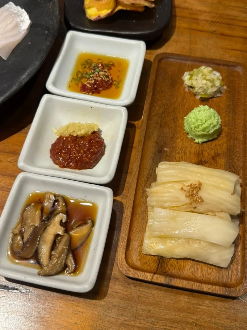 모듬회와 매운탕이 포함된 한상세트 사진