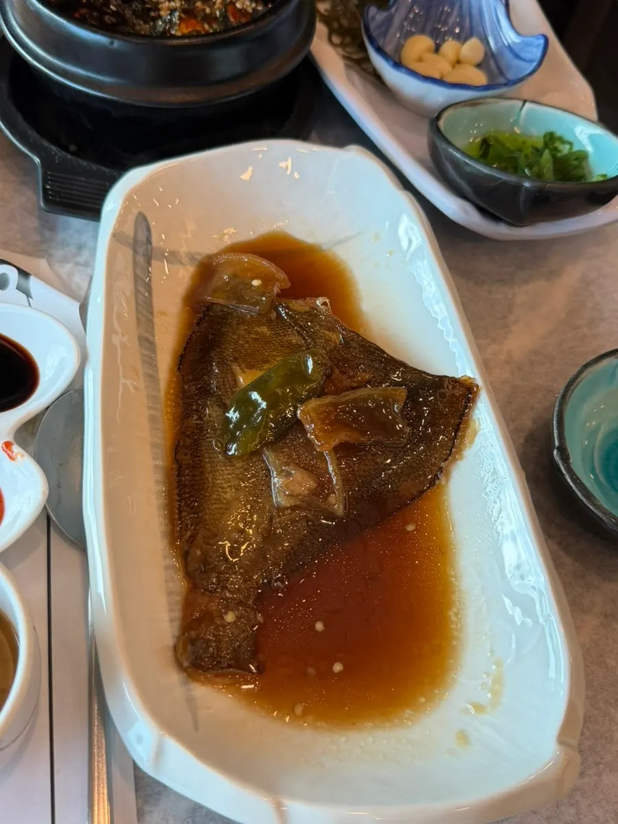 얼큰한 매운탕 상차림