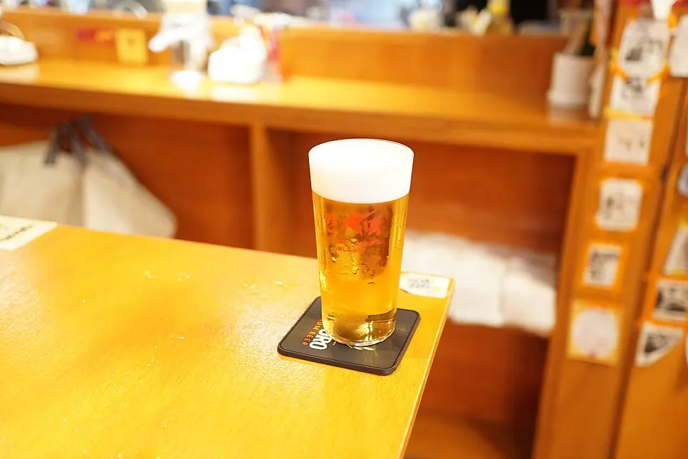 시원하게 서빙된 삿포로 생맥주 잔