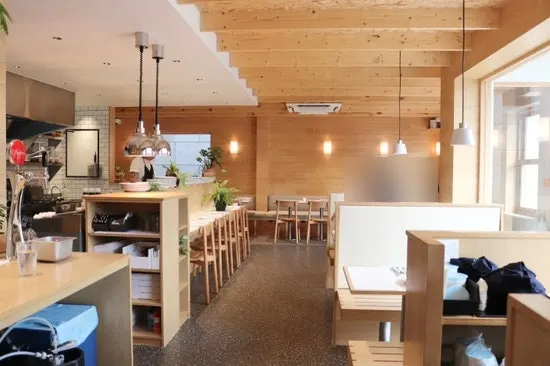 Hall seating with an American dining vibe