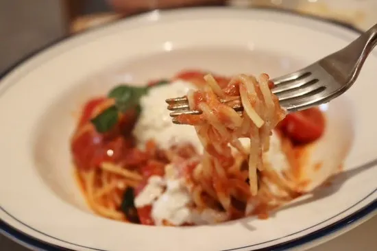 A plate of mild, smooth tomato pasta