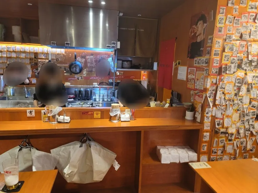 Interior del bar de pie de Ganppa Beer Gwangalli 2