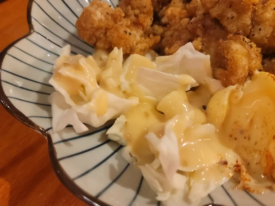 Karaage de muslo de pollo con salsa tare
