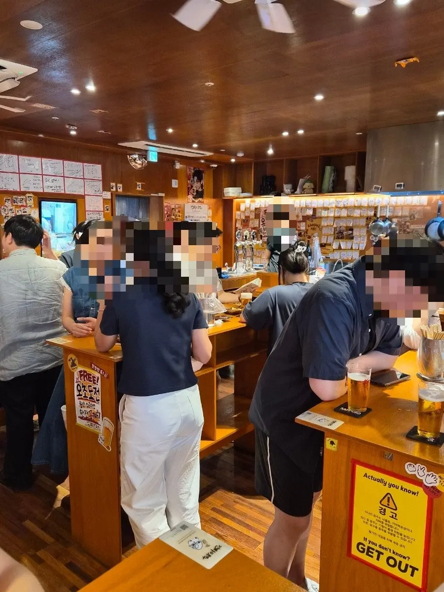 Crowded interior on a Monday night