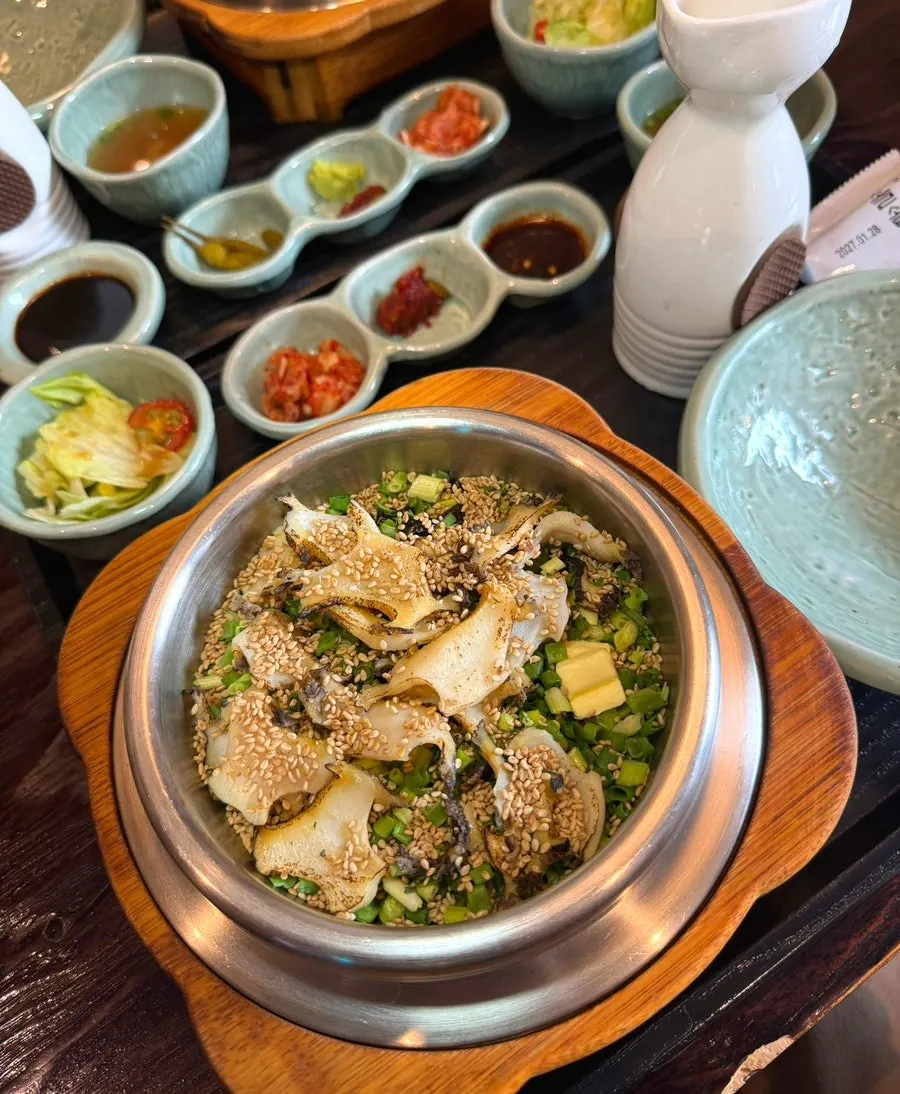 Two kinds of pot rice that are good for sharing