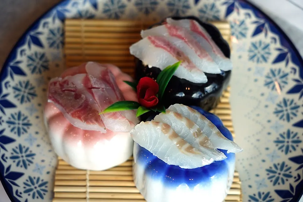 Konowata and sashimi seaweed wraps