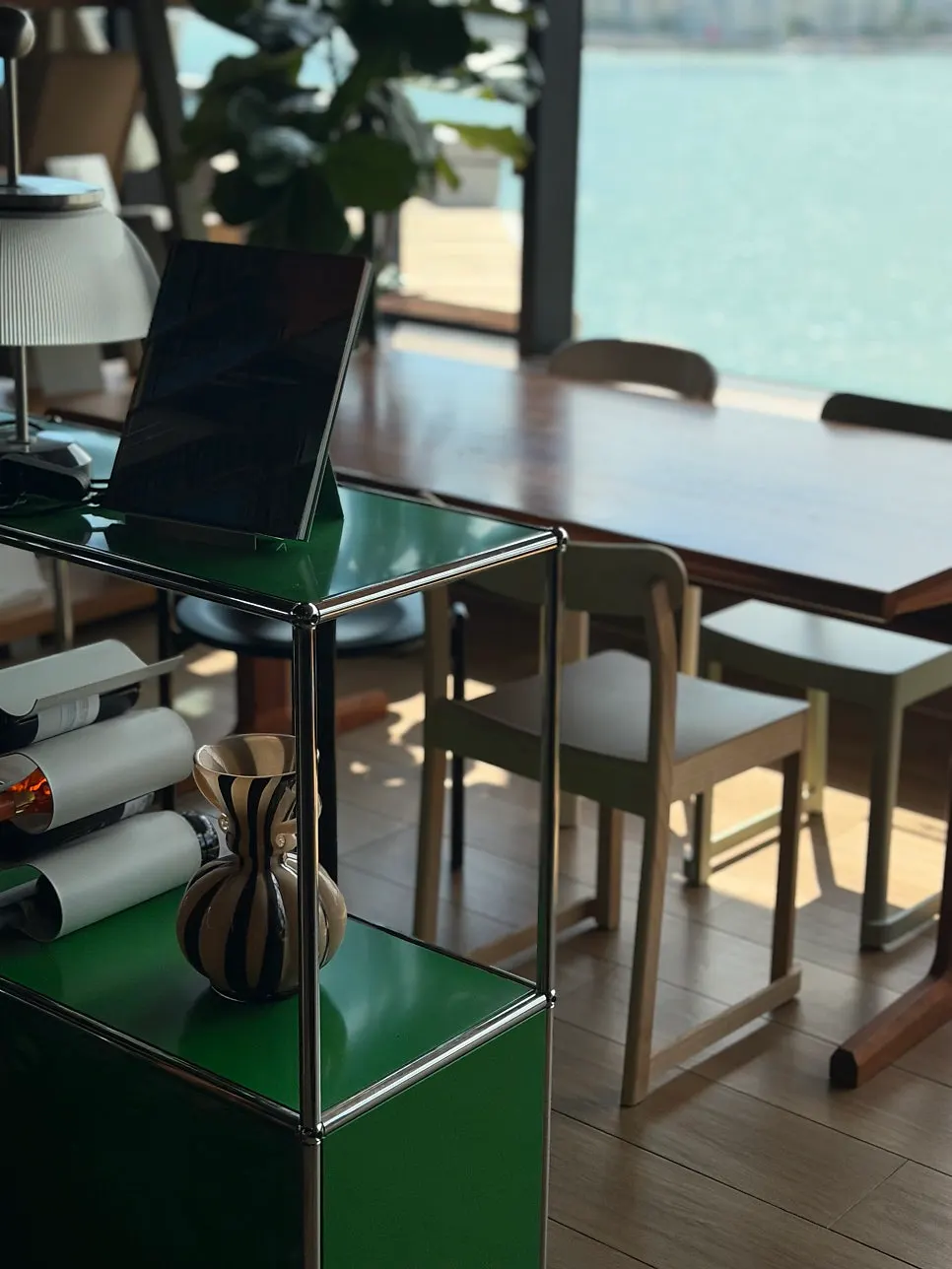 Spacious and comfortable Working Holiday Minrak interior
