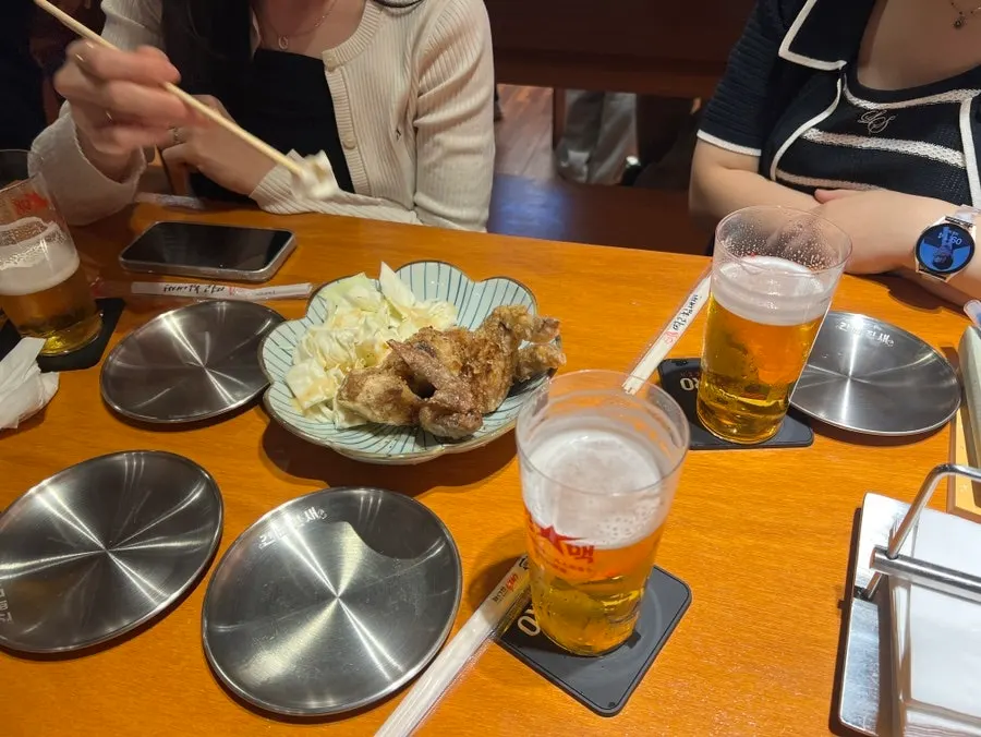 추가 주문한 삿포로 생맥주 여러 잔