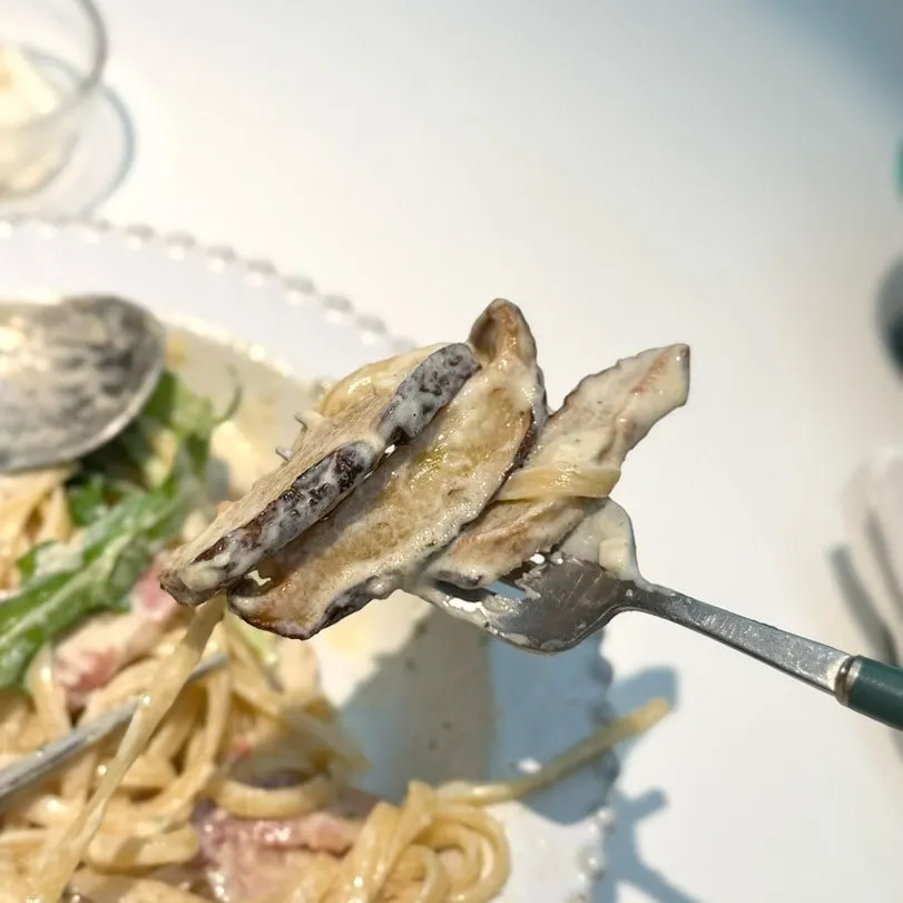 Truffle cream pasta with bacon