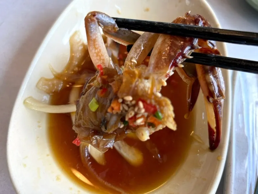 The Gwanganda Jjji table filling up with food