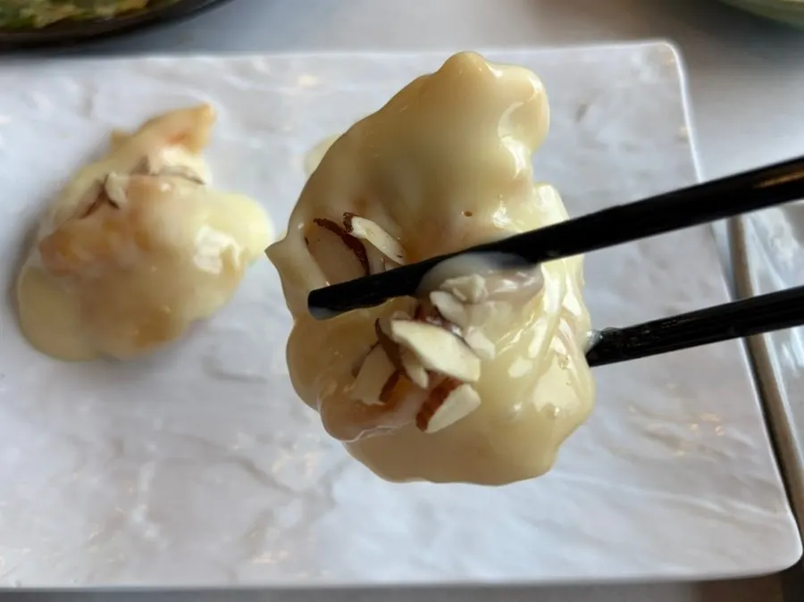 Crispy cream shrimp served