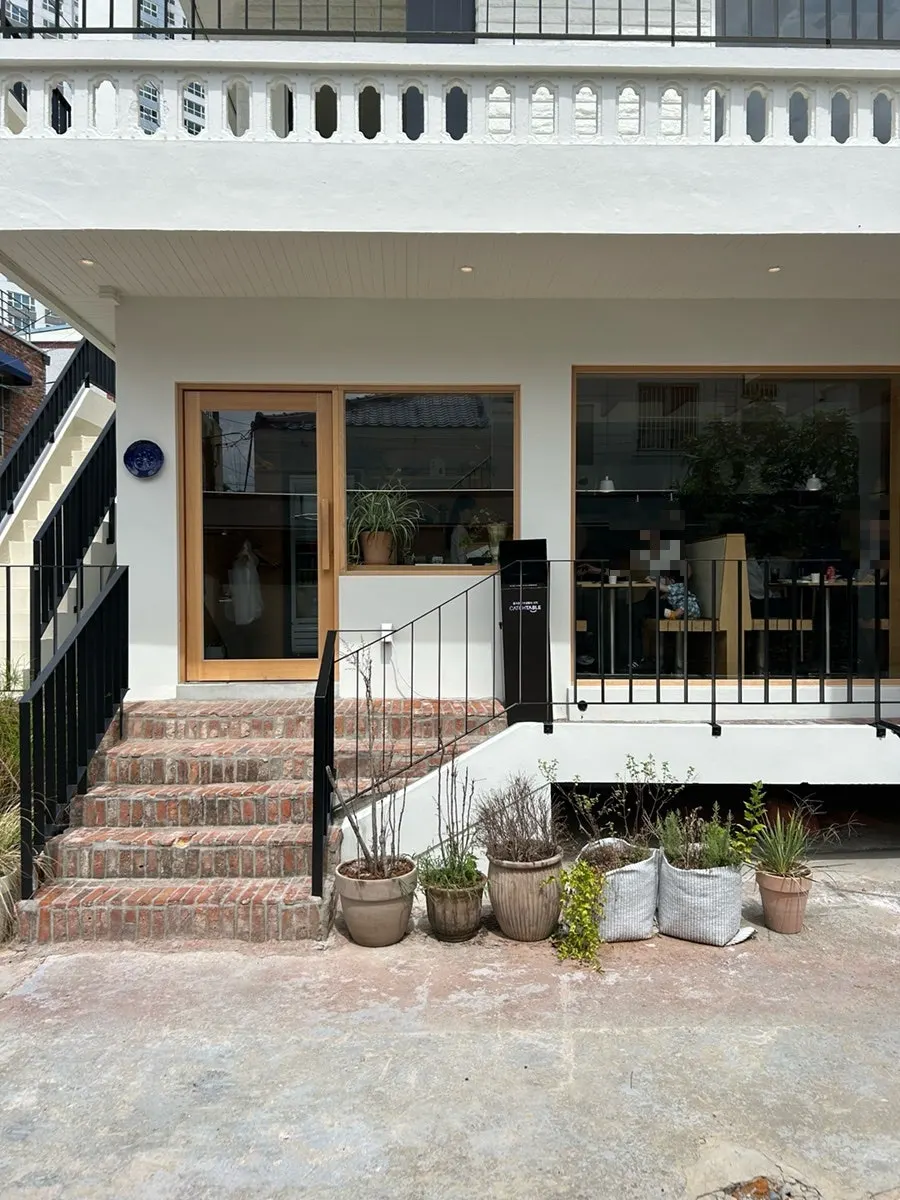 Front view of Extra Mile's entrance