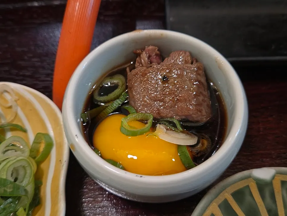 Sirloin with the egg-yolk special sauce