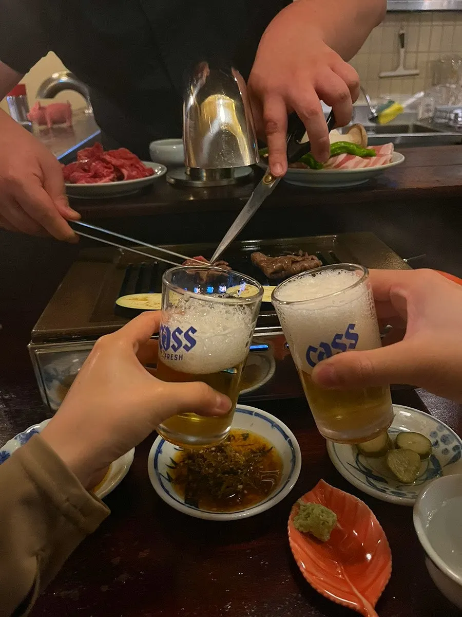 맥주와 함께 즐기는 야끼니꾸 한 상