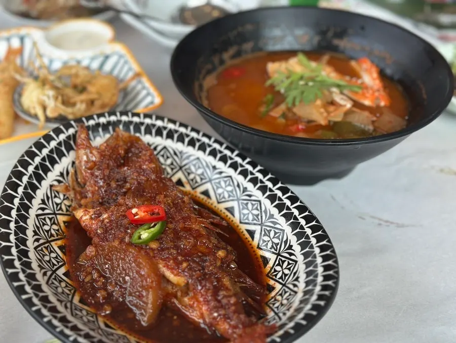 마무리 식사로 나온 전복죽과 탕