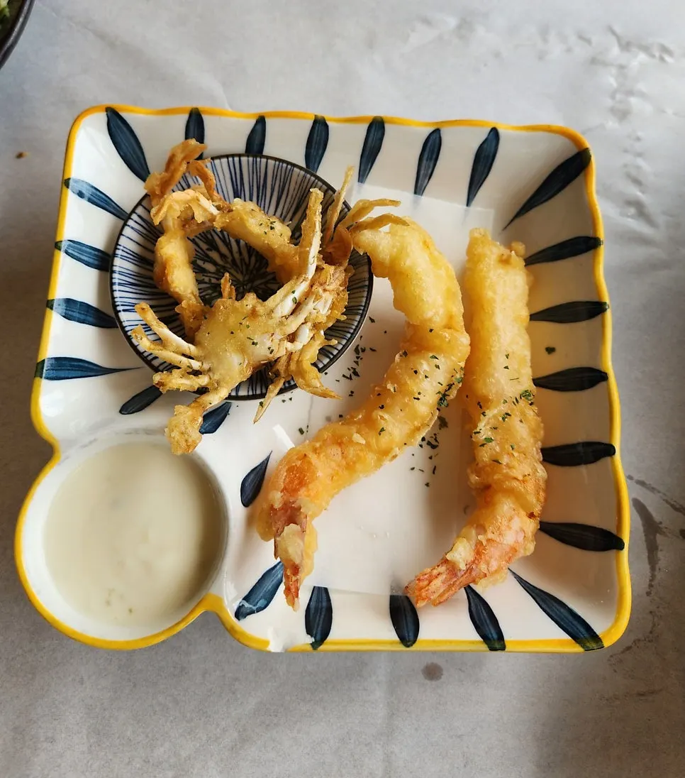 Fried shrimp and fried crab served for dessert
