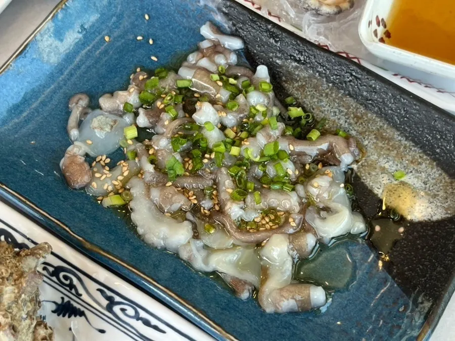 산낙지와 전복회, 소라회, 멍게, 생새우