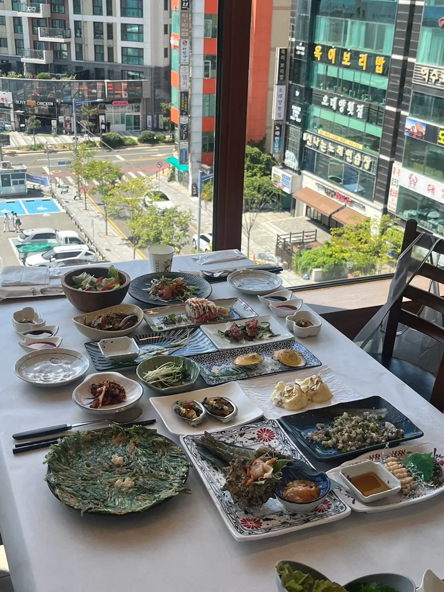 Gwangalli seafood restaurant Gwanganda Jjji's dachi set course