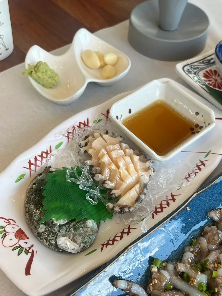 A generous plate of live octopus