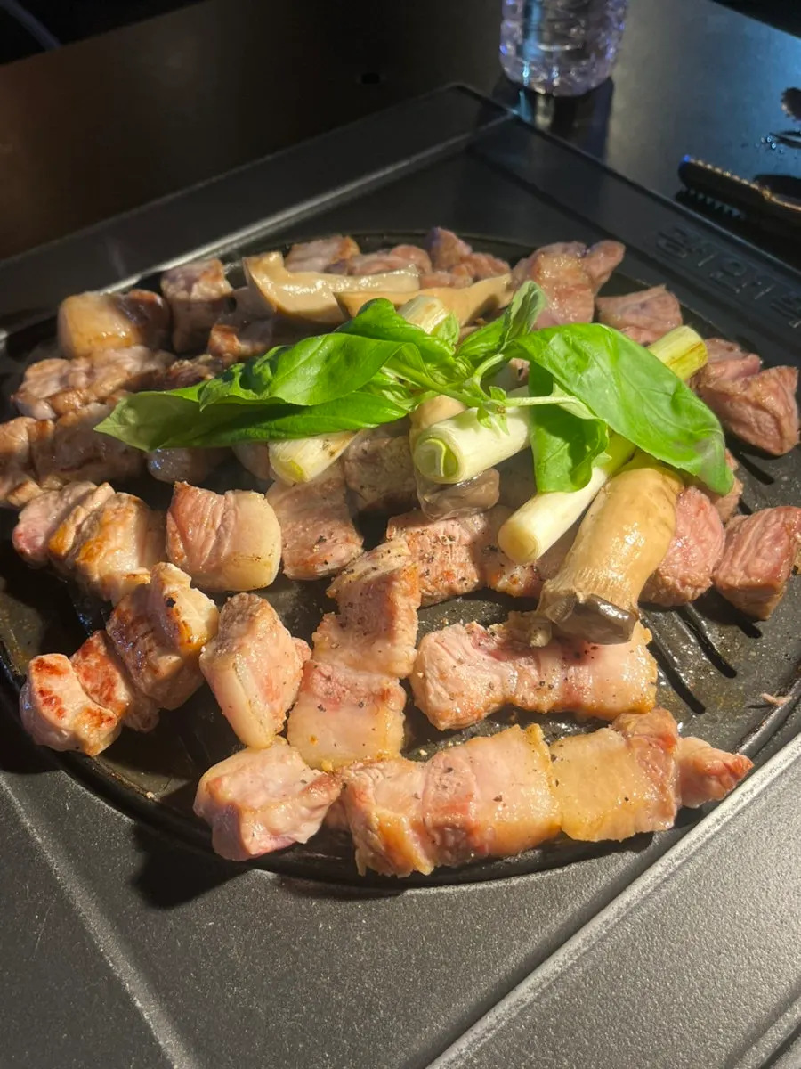 Thick-sliced Gwangan-mok tteukkeong-sal